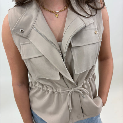 Gris gilet taupe